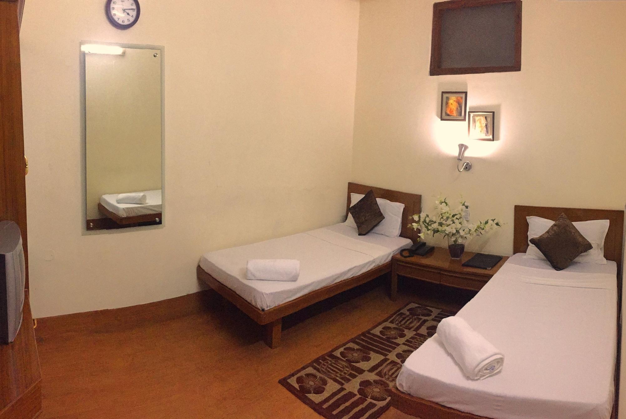 Airport Hotel Нью-Дели Экстерьер фото