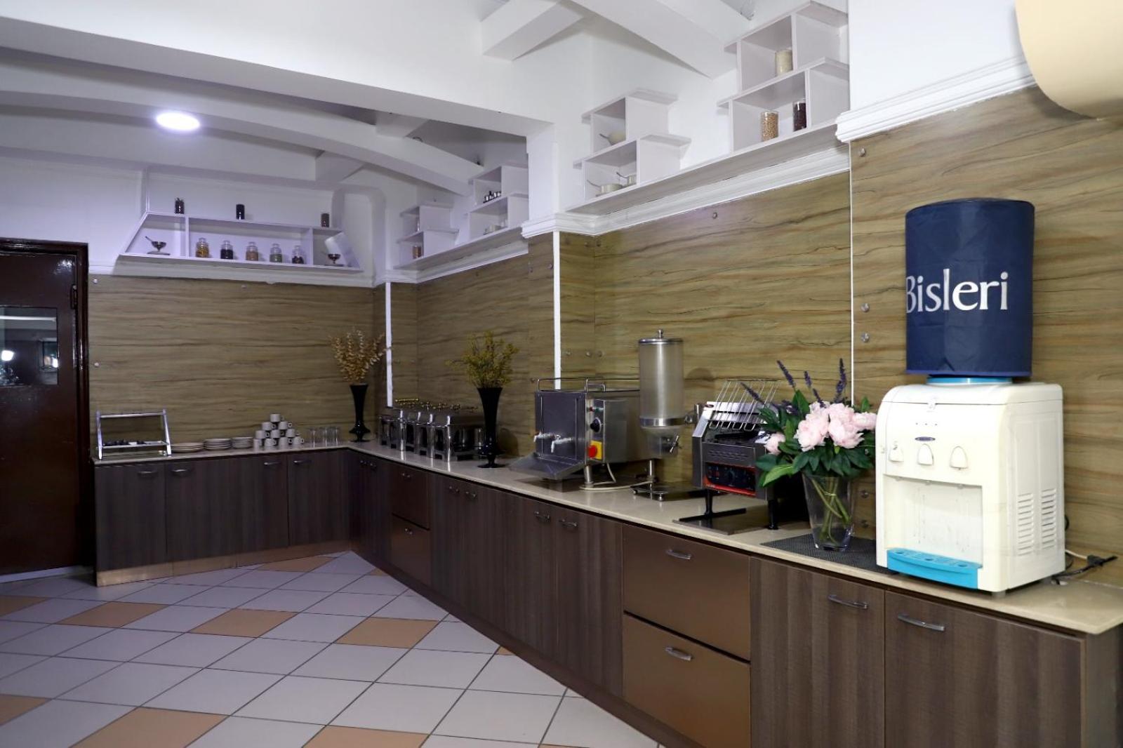 Airport Hotel Нью-Дели Экстерьер фото