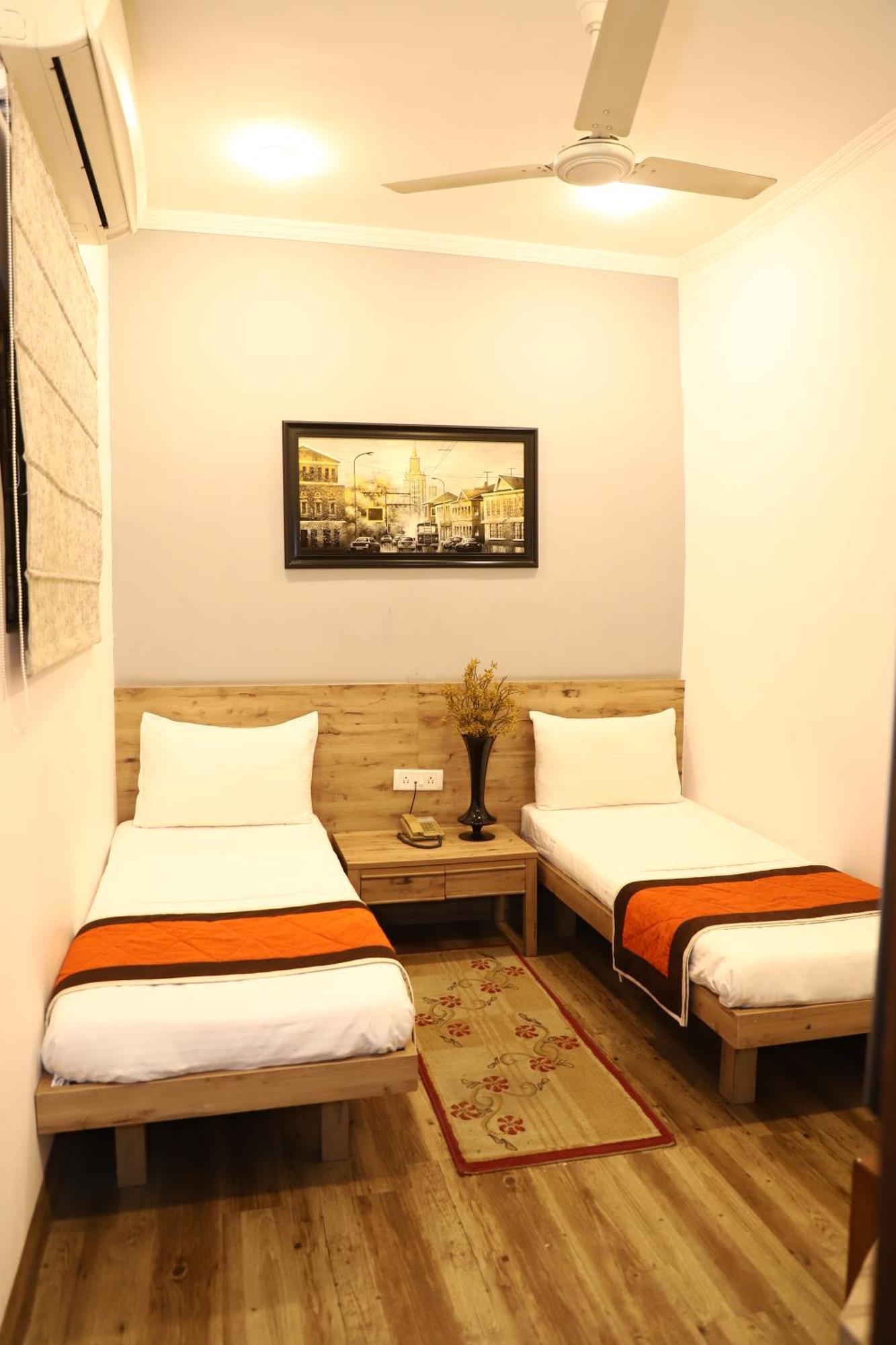 Airport Hotel Нью-Дели Экстерьер фото