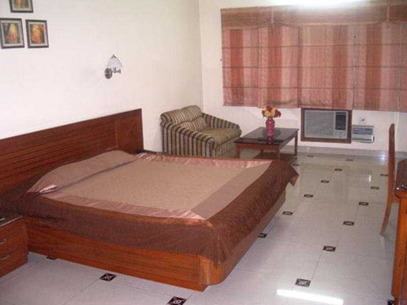 Airport Hotel Нью-Дели Экстерьер фото