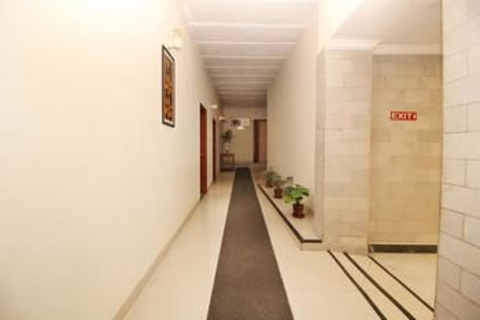 Airport Hotel Нью-Дели Экстерьер фото
