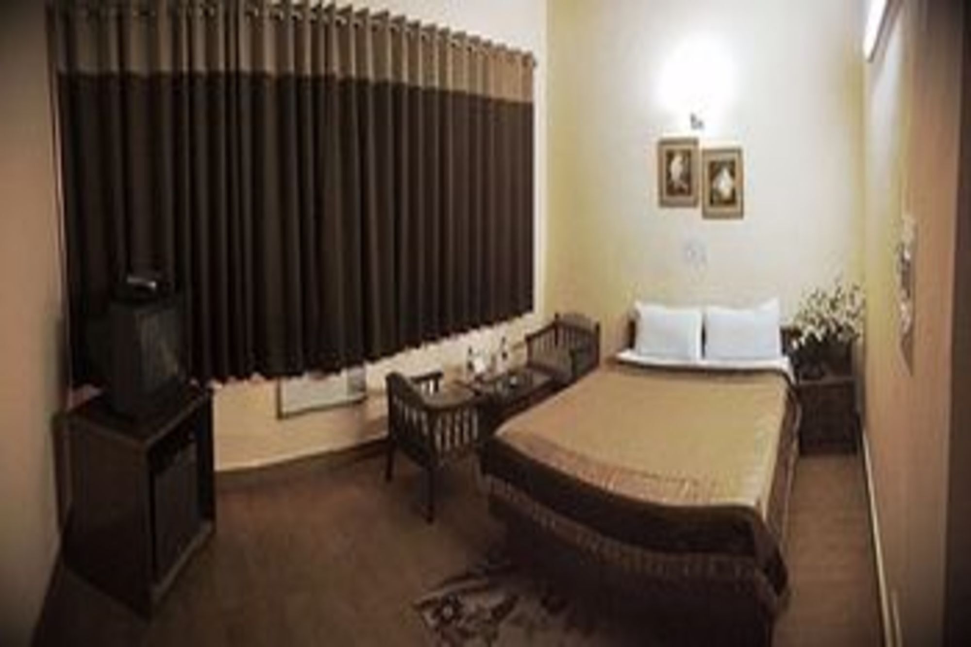 Airport Hotel Нью-Дели Экстерьер фото